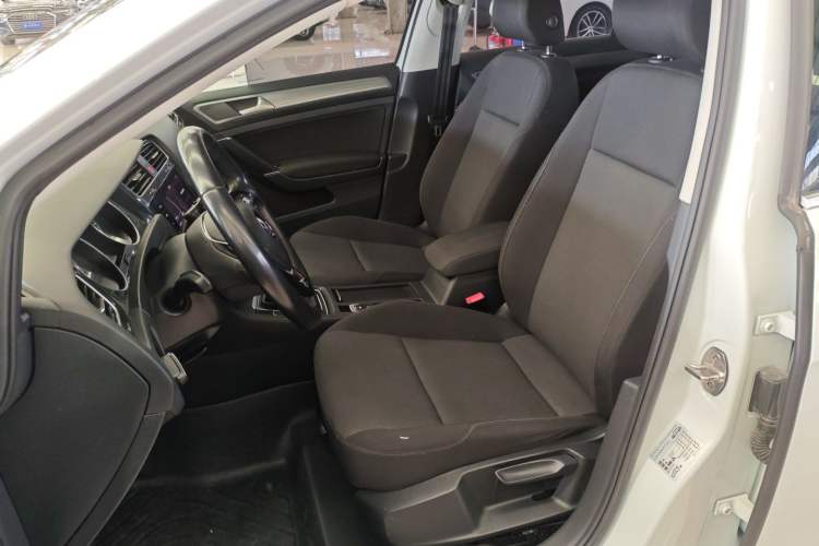 Used Volkswagen Golf 2020 200TSI DSG Comfortable and Ambitious Edition