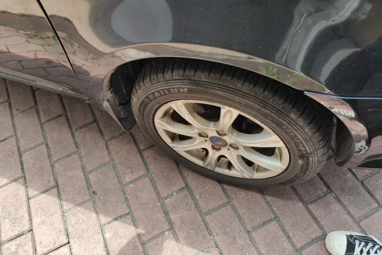 Used Geely Auto Diamond 2015 Sedan 1.5L Manual SuperDeluxe Model
