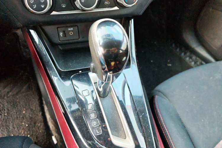 Used Nissan Lannia 2020 1.6L CVT Cool Edition Gear Lever