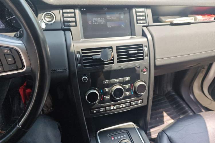 Used Land Rover Discovery Sport 2019 240 PS PURE Edition China VI Standard Audio And AC Panel