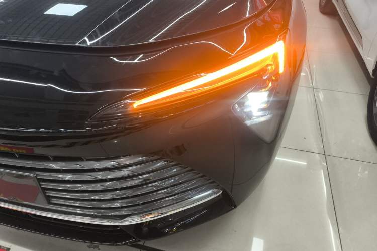 Used Buick LaCrosse 2023 28T Prestige Edition Left Front Headlight