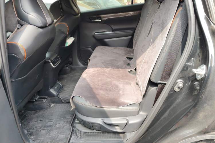 Used Toyota Crown Kluger 2024 2.5L HEV Two-Wheel Drive Luxury Edition Left Rear Seat