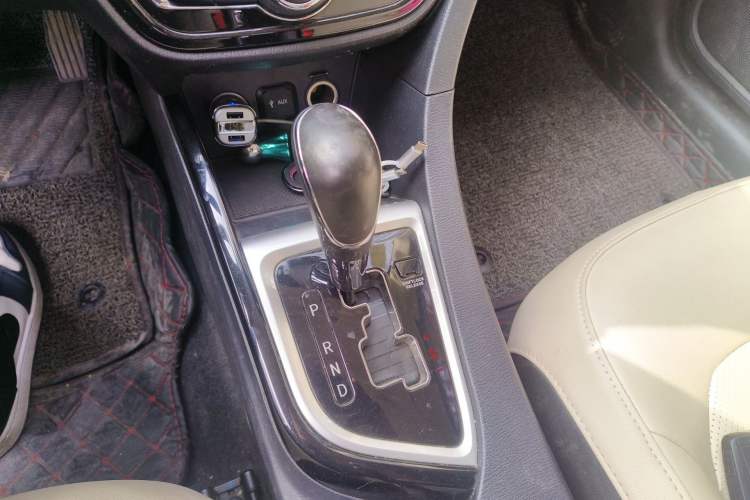 Used CHANGAN Alsvin V7 2015 1.6L Automatic Enjoyment Model China IV Standard
