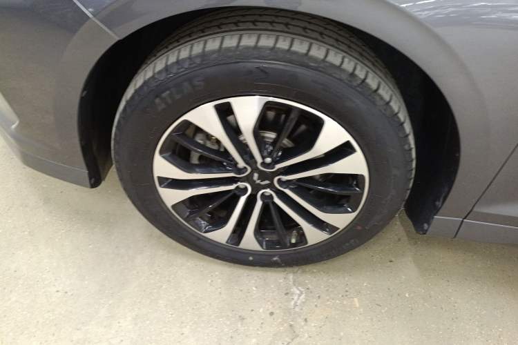 Used Wuling Victory 2020 1.5T CVT Flagship Edition Exterior 4