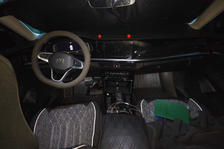 Used Volkswagen Passat 2025 Outstanding Model 330TSI Elite Edition
