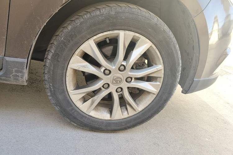 Used Baojun 730 2014 1.5L manual luxury trim 7 seats