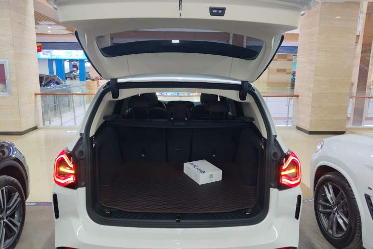 Used BMW iX3 2023 Leading Type
