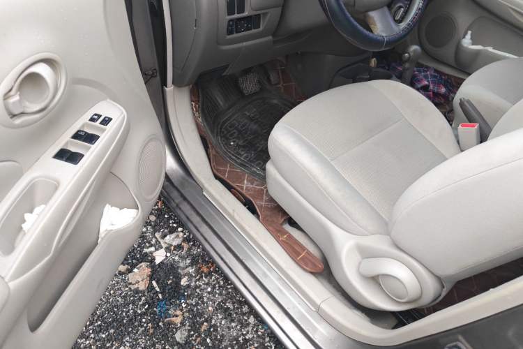 Used Nissan Sunny 2011 1.5XE CVT Comfort Edition Driver Seat