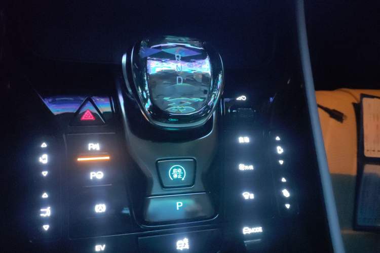 Used Denza D9 2024 DM-i 980 Four-Wheel Drive Flagship Model
