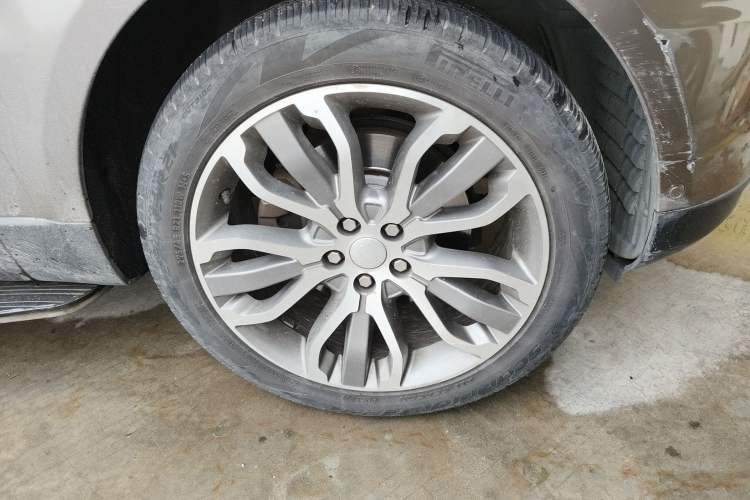 Used Land Rover Range Sport 2014 3.0 SC V6 HSE DYNAMIC Right Front Wheel Hub