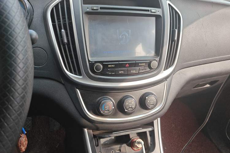 Used Baojun 560 2015 1.8L manual Comfort trim level
