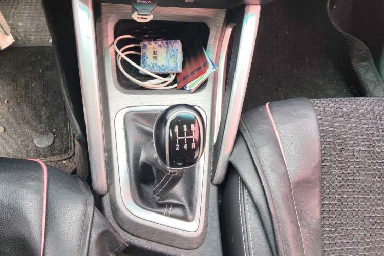 Used Geely Auto Vision X3 2017 1.5L Manual Luxury Model Gear Lever