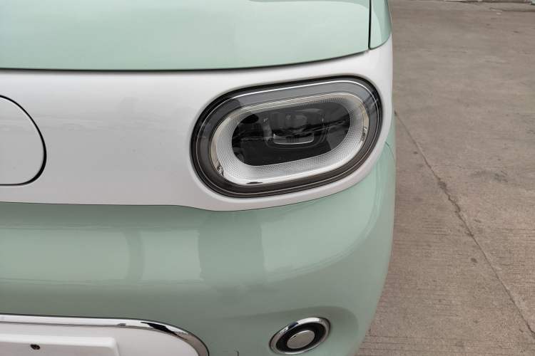 Used Wuling Hongguang MINIEV 2024 3rd Generation 215km Advanced Version
