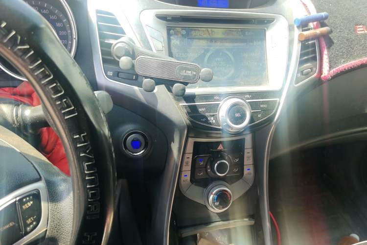 Used Hyundai Elantra (5th Generation / Langdong) 2015 1.6L Manual Leading Model
