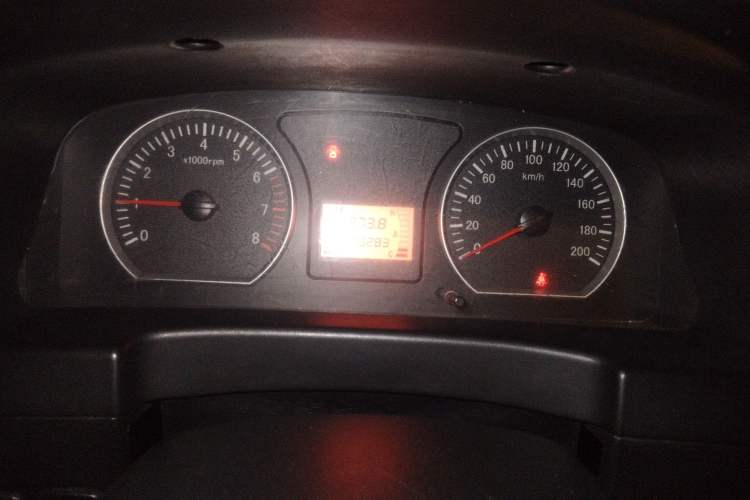 Used FORTHING Lingzhi 2013 V3 1.5L 7-Seater Standard Model II Instrument Cluster