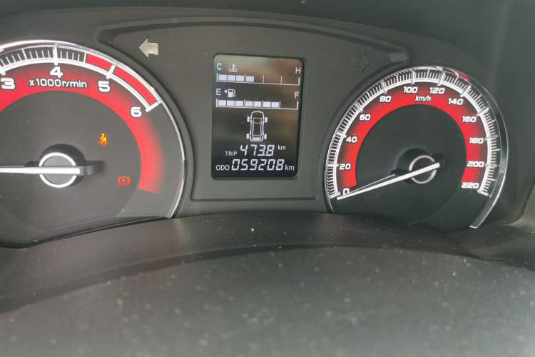 Used Isuzu D-MAX 2018 2.5T Four-Wheel Drive Base Version Extended Length JE4D25Q5A
