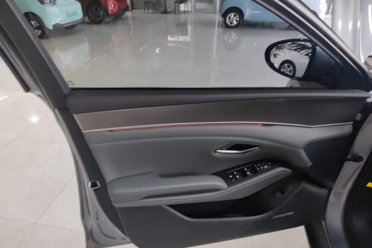 Used BYD Qin L 2024 DM-i 120KM Excellence Model