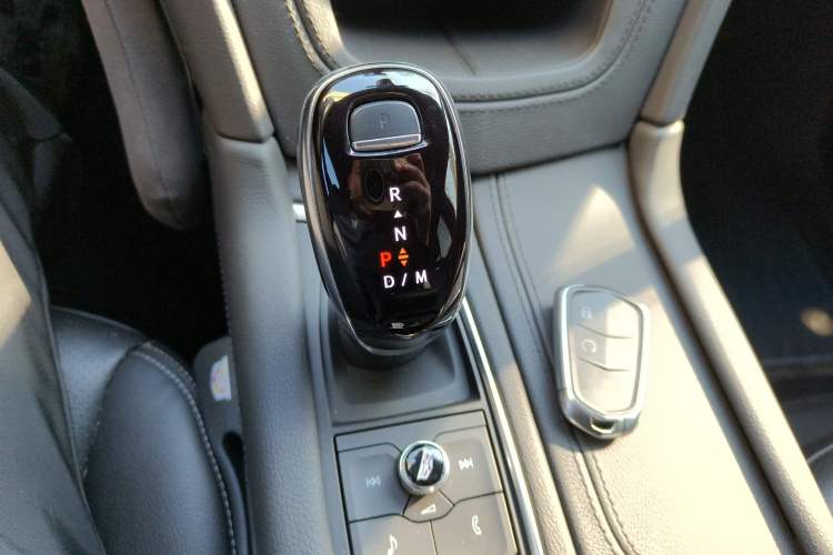 Used Cadillac XT5 2022 2.0T Two-Wheel Drive Luxury Version