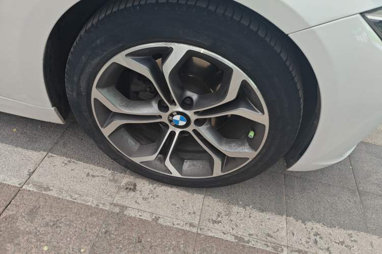 Used BMW 3 Series 2016 316Li Fashion Model Right Front Wheel Hub