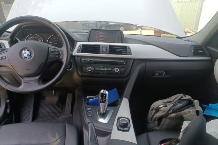 Used BMW 3 Series 2015 316Li Fashion Model
