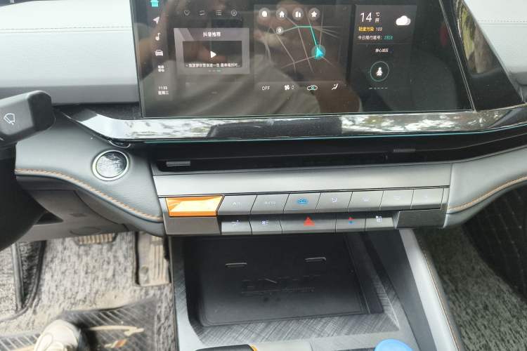 Used CHANGAN UNI-V 2022 1.5T Smart Navigation Version
