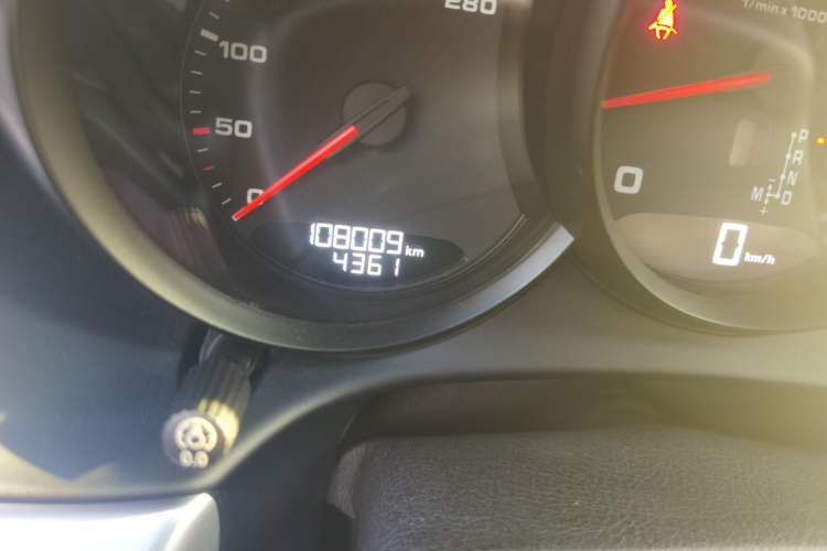 Used Porsche 718 2016 Cayman 2.0T Odometer Close Up