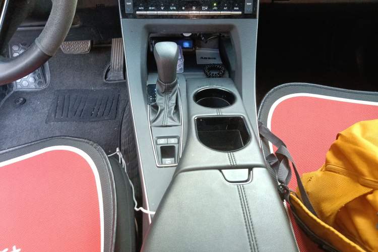 Used Toyota Avalon 2019 2.0L Ambition Edition China VI