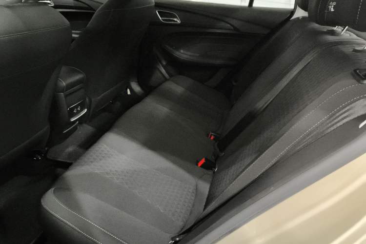 Used Roewe i5 2020 1.5L Manual 4G Connect Luxury Edition