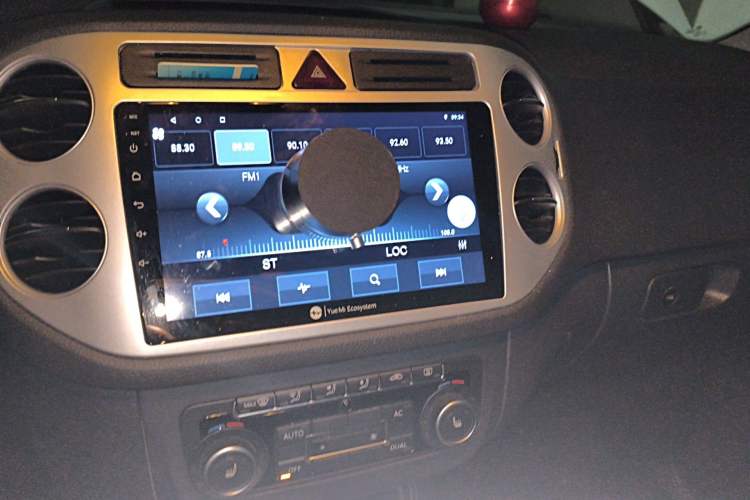 Used Volkswagen Tiguan 2012 1.8TSI Automatic All-Wheel Drive Elite Edition Audio And AC Panel