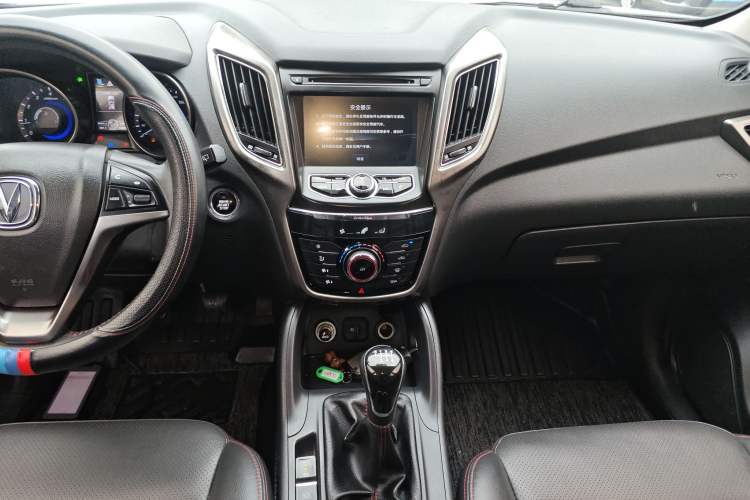 Used CHANGAN CS75 2016 2.0L Manual Luxury Version China V Standard Audio And AC Panel