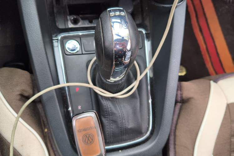 Used Volkswagen Sagitar 2018 280TSI DSG Ignite Edition Gear Lever