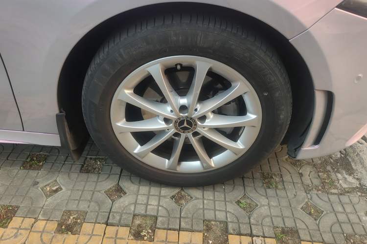 Used Mercedes-Benz A-Class 2021 A 200 L Sport Sedan Fashion Model
