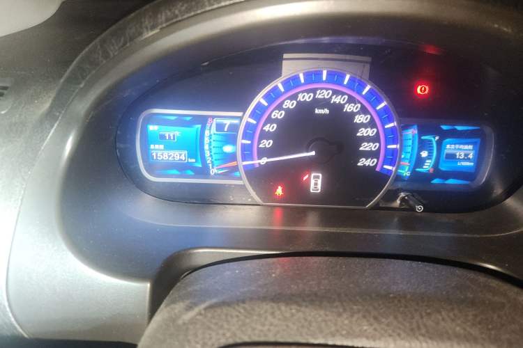 Used BYD S6 2014 2.0L Manual Luxury 5-Seater
