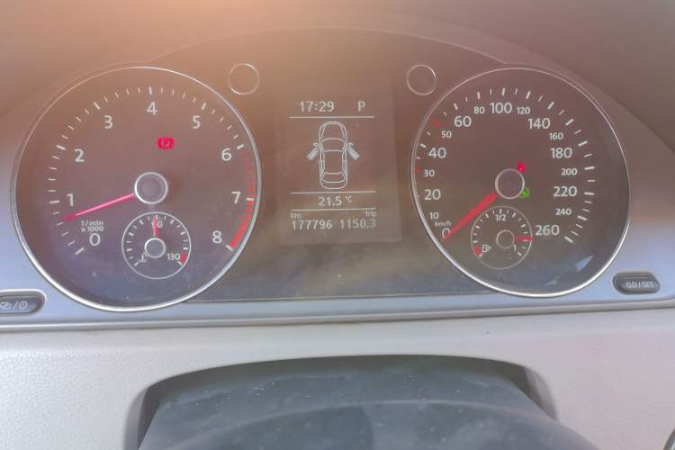 Used Volkswagen Magotan 2012 Revised 1.4 TSI Comfort Version Odometer Close Up