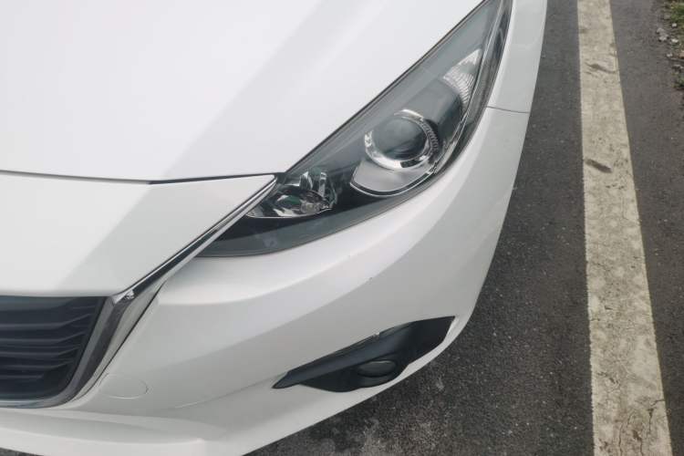 Used Mazda 3 Axela 2016 Hatchback 2.0L Automatic Sport Model
