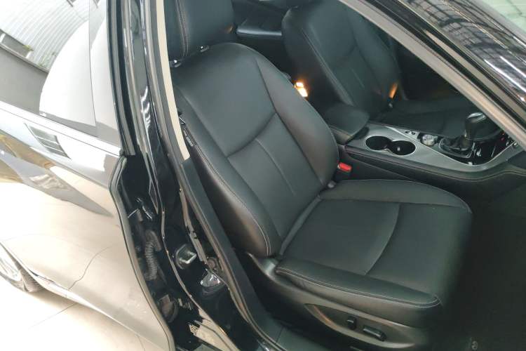 Used Infiniti Q50L 2016 2.0T Ambition Edition Right Front Seat