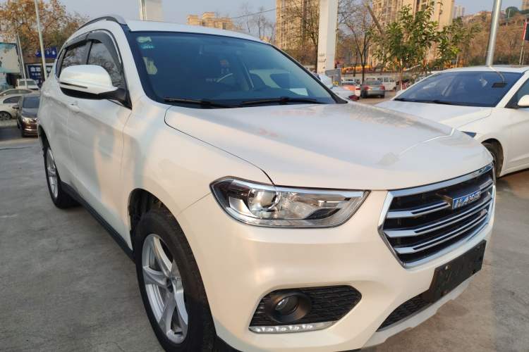 Used Haval H2 2018 Chuanxiang Edition Blue Badge 1.5T Dual-Clutch Two-Wheel Drive Fashionable Model