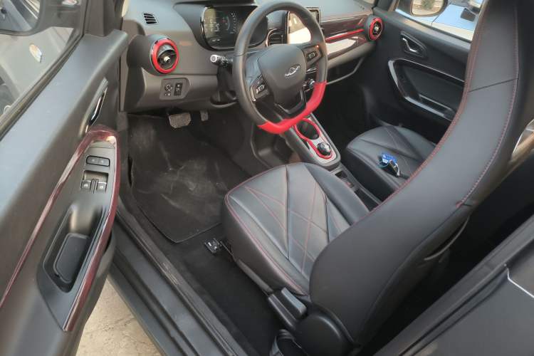 Used Chery Little Ant 2022 Revised Version Sweet Pink Edition Half-Sugar Version Lithium Iron Phosphate 30.7 kWh 30 kW 301 km