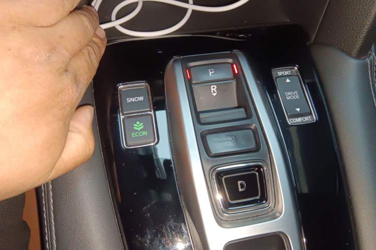 Used Honda UR-V 2017 370TURBO Four-Wheel Drive Prestige Edition China V Gear Lever