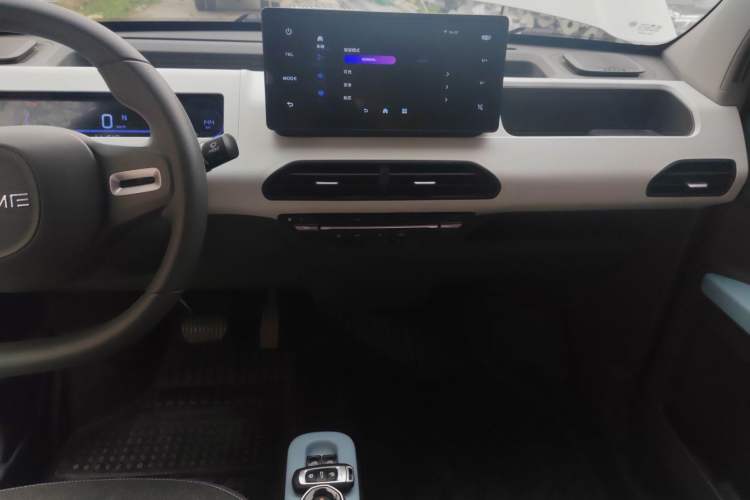 Used Geely Galaxy Panda 2024 Panda Mini 200km Endurance Bear
