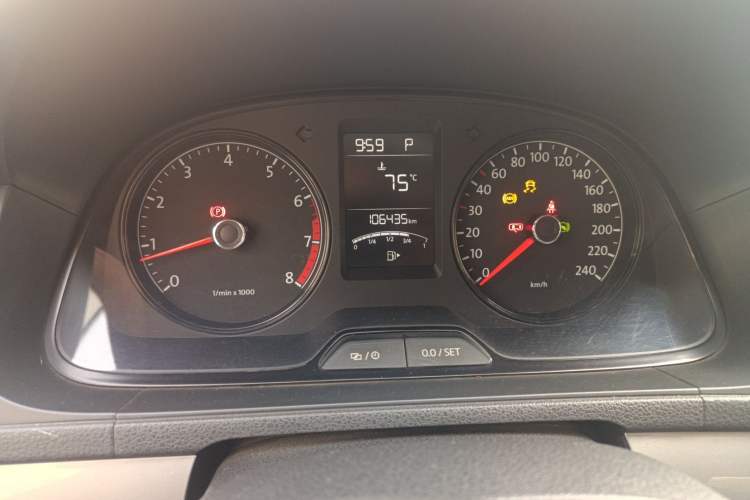 Used Volkswagen Lavida 2013 Revised Classic 1.6L Automatic Fashion Edition
