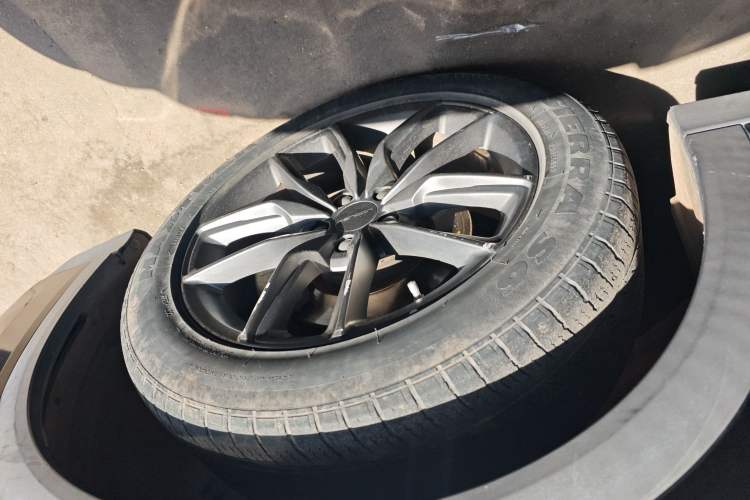 Used Dongfeng Fengon 580 2022 1.5T Automatic Enjoyment Model Right Rear Wheel Hub