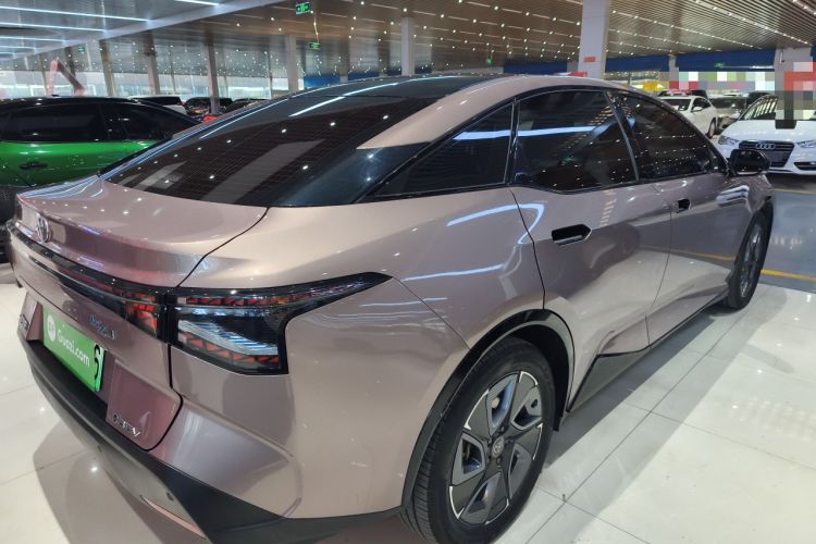 Used Toyota bZ3 2023 616 km Long-Range Premium
