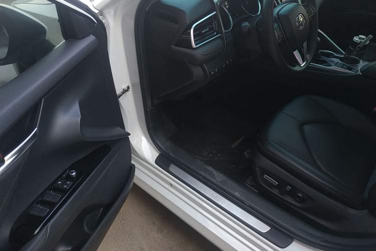 Used Toyota Camry 2021 2.0G Luxury Edition