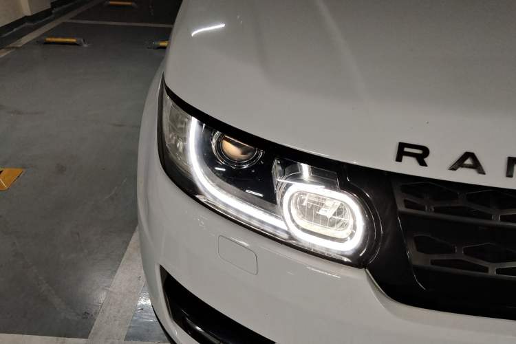 Used Land Rover Range Sport 2016 3.0 SC V6 SE Right Front Headlight