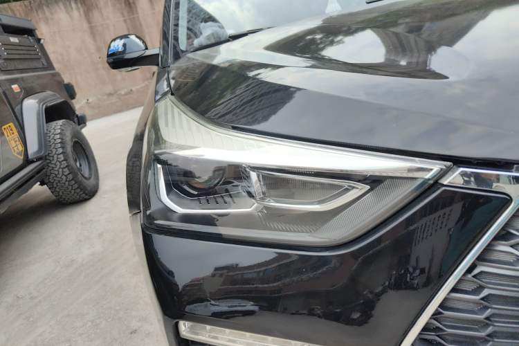 Used Haval H6 Coupe 2018 Red-Label 1.5T Automatic Two-Wheel Drive Ultra-Luxury Model Right Front Headlight