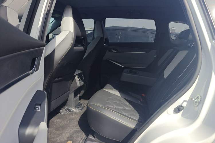 Used CHANGAN CS75 PLUS 2023 3rd Generation 1.5T Automatic Prestige Model
