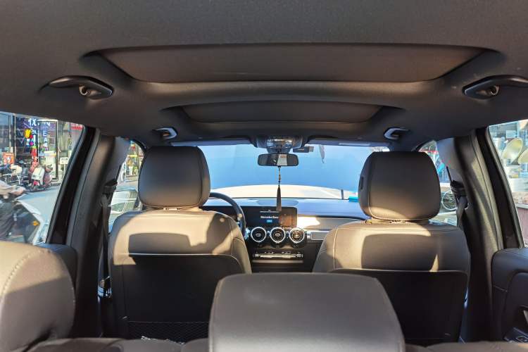 Used Mercedes-Benz GLB 2023 GLB 200 Dynamic Edition Headliner