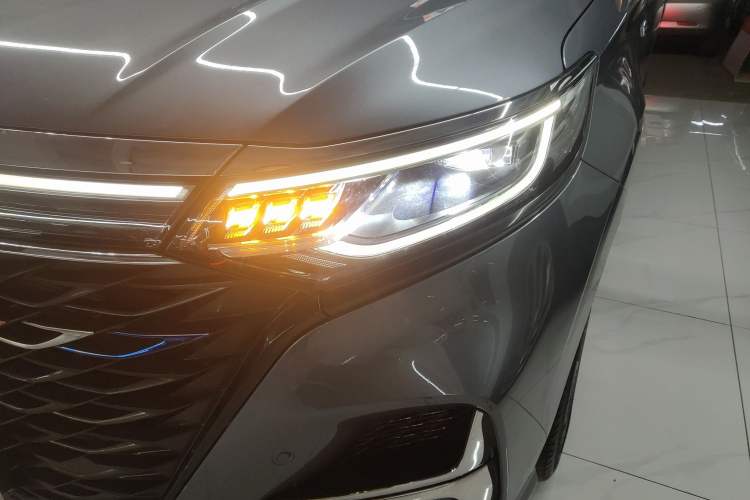 Used Roewe iMAX8 2022 400TGI Celebration Edition