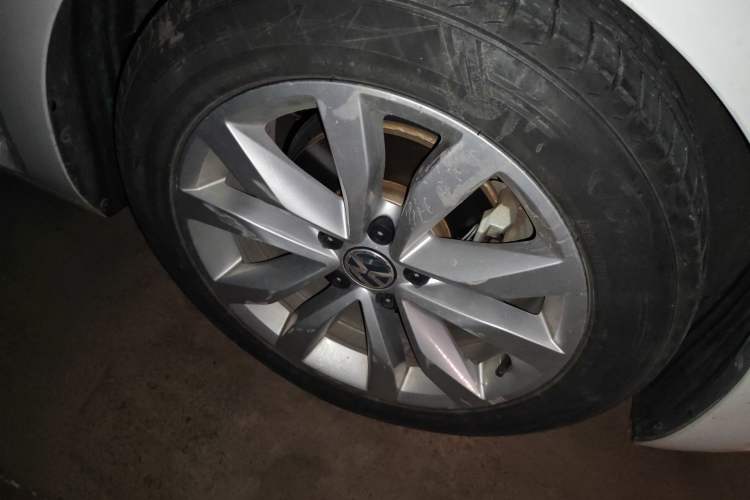 Used Volkswagen Beetle 2015 180TSI model
